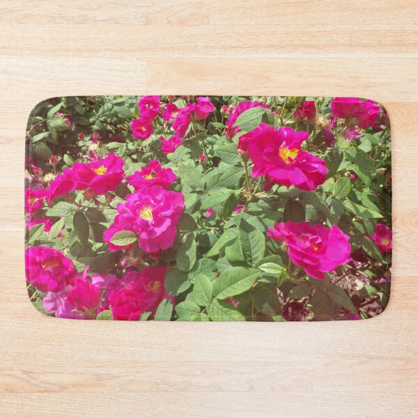 Aperçu de l'œuvre Roses roses créée et vendue par whatsinmyhead.