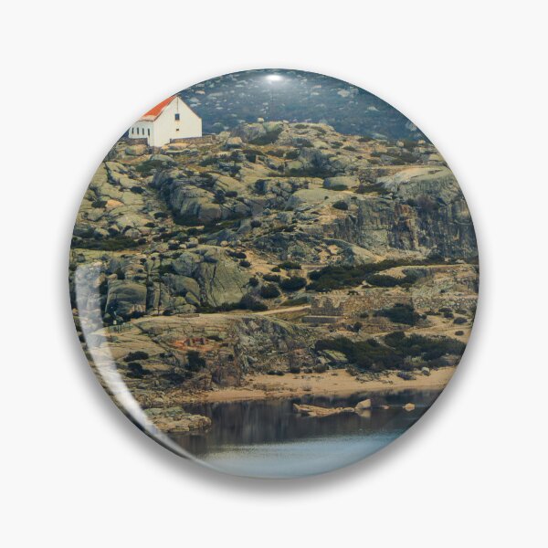 Artikelvorschau, Solitary House Above Lagoa Comprida, Serra da Estrela – Portugal entworfen und verkauft von expat-camera.