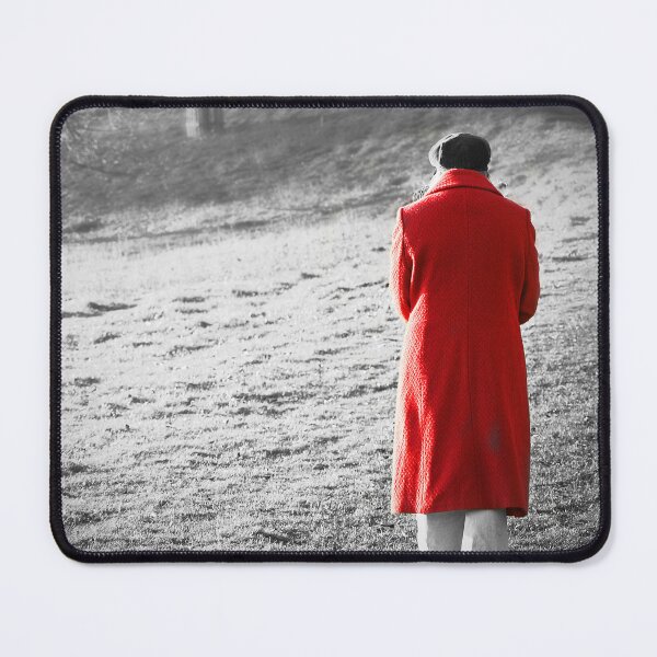 Artikelvorschau, Dame in rot entworfen und verkauft von Murph's Images.