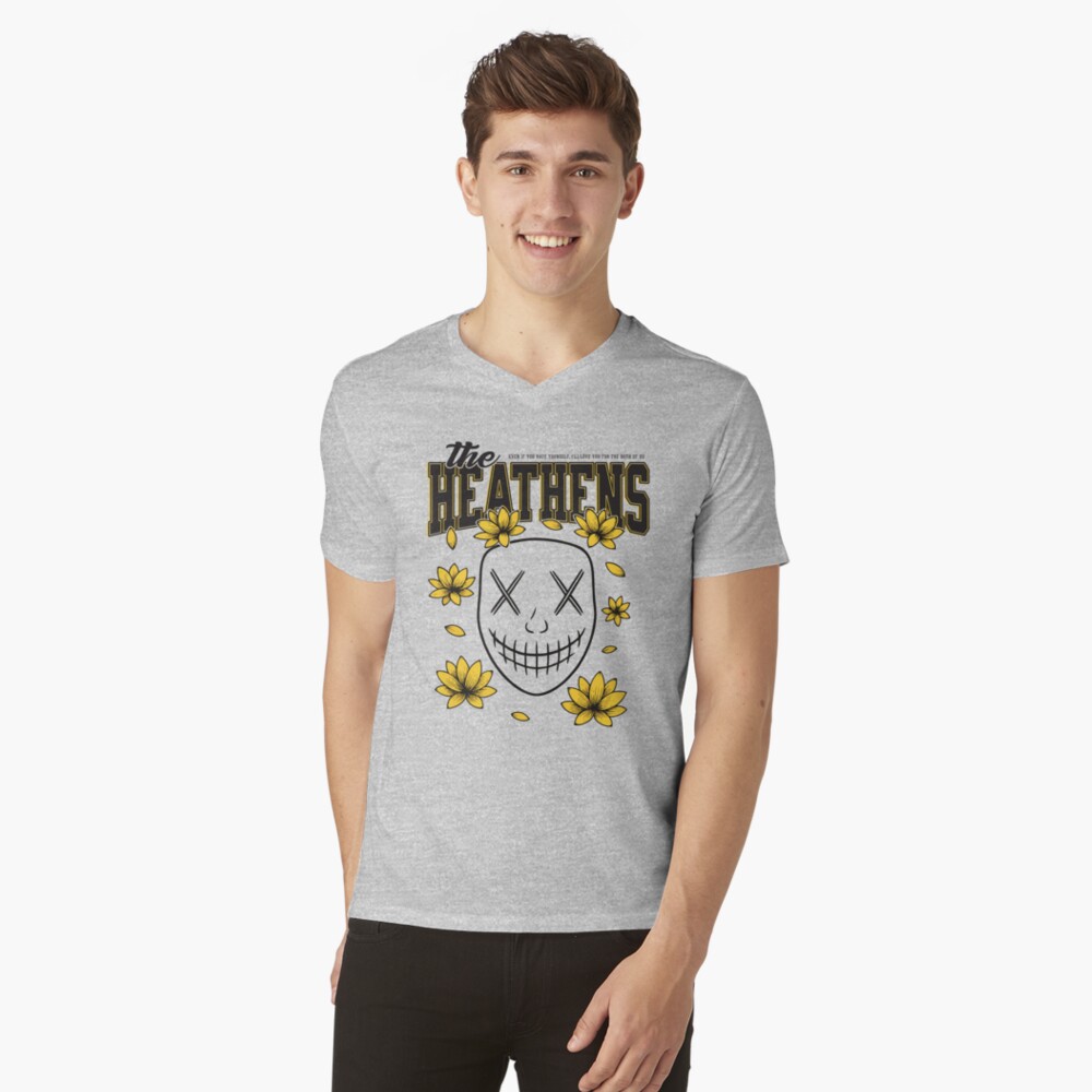 Artikel-Vorschau von T-Shirt mit V-Ausschnitt, designt und verkauft von RamblingsRose.