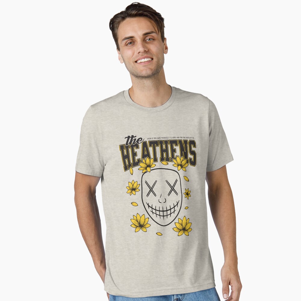 Artikel-Vorschau von Essential T-Shirt, designt und verkauft von RamblingsRose.