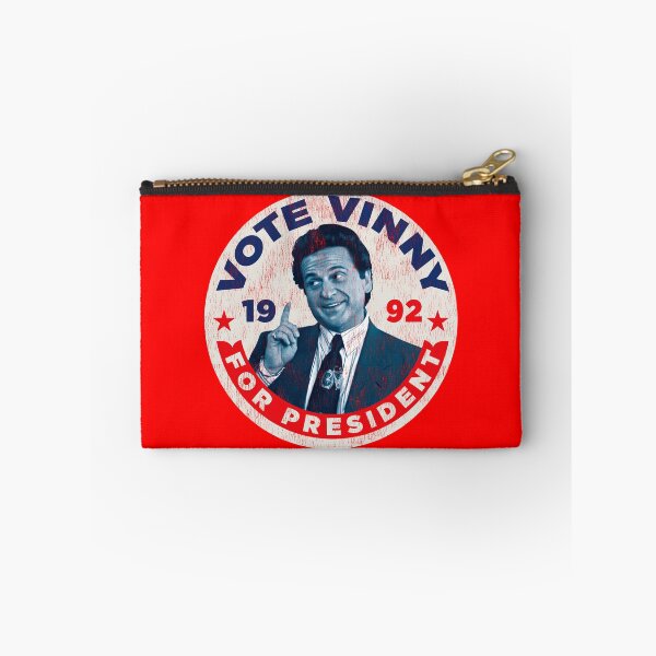 Artikelvorschau, Vote Vinny Button getragen entworfen und verkauft von Alema Art.