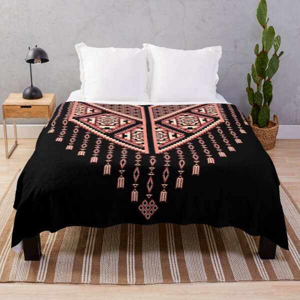 Aperçu de l'œuvre Motif géométrique tribal en pixel pour décolleté - Tons noir et terre créée et vendue par Khwanchai.