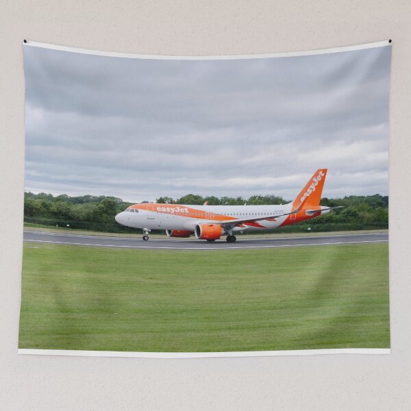 Artikelvorschau, MAN nach MLA easyJet Airbus A320-251N G-UJEB entworfen und verkauft von Skyframe Aviation.