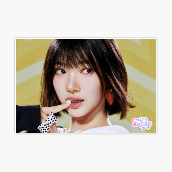 Hearts2Hearts Jiwoo Merch, 'Style' Kpop