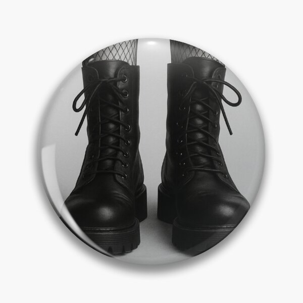Artikelvorschau, Combat Boots & Netzstrümpfe – Kräftige weibliche Power in Schwarz & Weiß entworfen und verkauft von Bohospiritart.