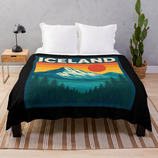 Artikelvorschau, Iceland Adventure – Vintage Travel Mountain Design entworfen und verkauft von MeowLoka ⭐⭐⭐⭐.