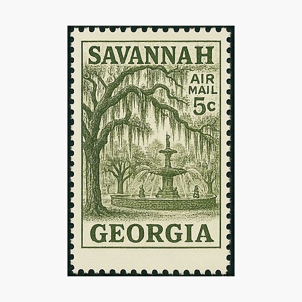 Aperçu de l'œuvre Timbre vintage de Savannah, Géorgie | Design urbain rétro inspiré du voyage | Graphique au charme historique du Sud | Typographie postale ancienne | Monuments nostalgiques de Savannah créée et vendue par PaintedPixels01.