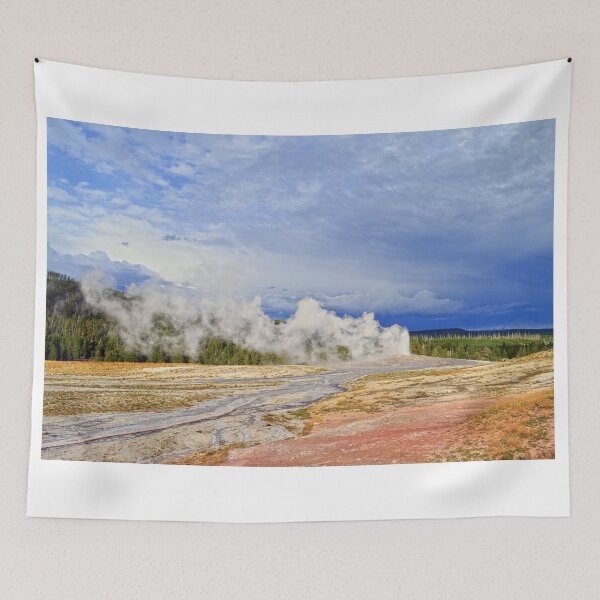 Aperçu de l'œuvre Geyser Old Faithful prêt à entrer en éruption créée et vendue par Catherine Sherman.