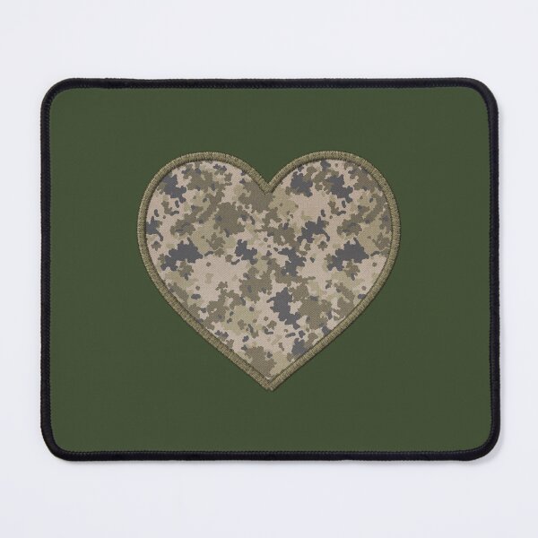 Artikelvorschau, Kleines Camo Herz – Camouflage Patch Love Design entworfen und verkauft von Spaabus.