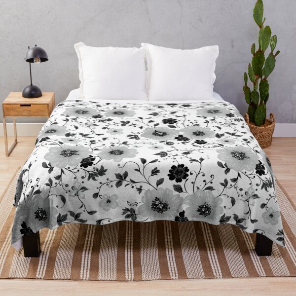 Artikelvorschau, Elegantes monochromes Blumenmuster entworfen und verkauft von Jonaree Art Design.