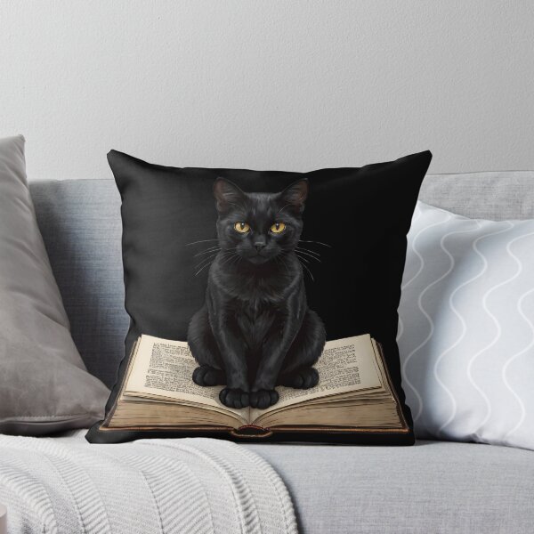 Artikelvorschau, Schwarze Katze sitzt auf einem offenen Buch entworfen und verkauft von FieldScent.