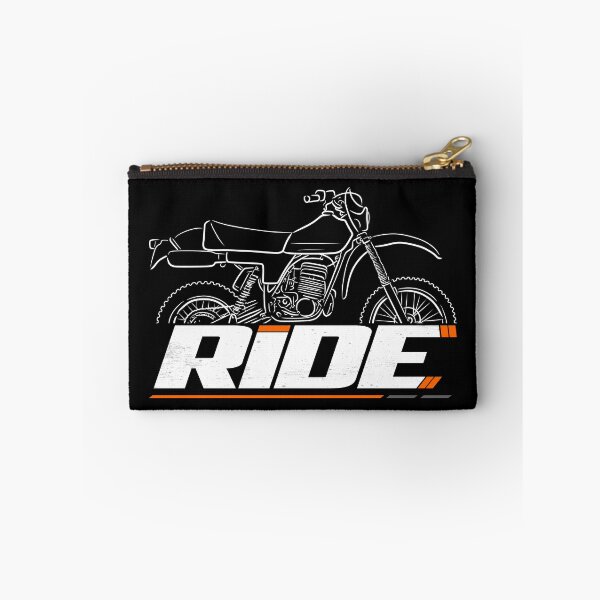Artikelvorschau, KTM 390 GS 1981 für Motorradfans entworfen und verkauft von DrainvolStore.