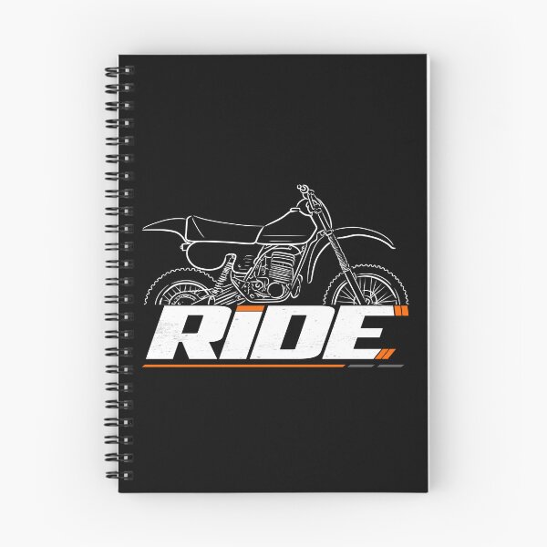 Aperçu de l'œuvre KTM 250 MC 1980 pour les fans de moto créée et vendue par DrainvolStore.