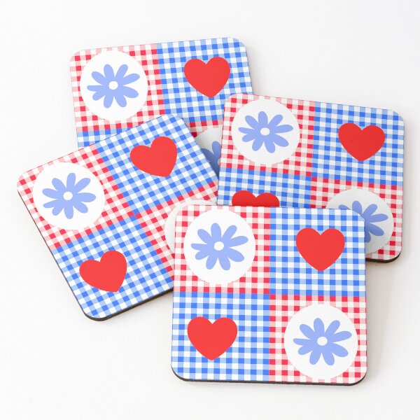 Artikelvorschau, Cottagecore Gingham blau und rot Picknick-Muster mit Herz und Gänseblümchen entworfen und verkauft von Maussa Ivimas.