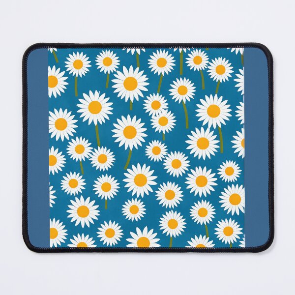 Artikelvorschau, Daisy Gänseblümchen Muster von Blumen Gänseblümchen mit nichts hinter Flat-Lay blau entworfen und verkauft von cheekylorns.