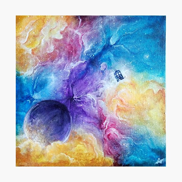 Artikel-Vorschau von "Sci-Fi-Weltraumszene mit der TARDIS – Acrylbild mit farbenfrohen Galaxien und Planeten, Doctor Who, designt und verkauft von Artiqaly.