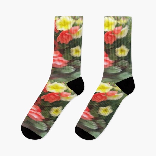 Artikelvorschau, Spinning Blooms – Abstrakte florale Bewegungsunschärfe entworfen und verkauft von unikkk.