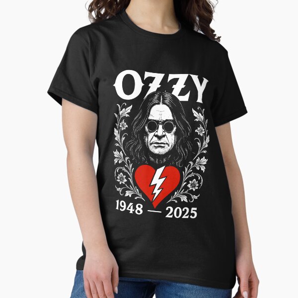Vista previa del artículo con la obra «Ozzy Osbourne Memorial RIP 1948-2025 Homenaje a la leyenda del rock», diseñado y vendido por w1ckerman.
