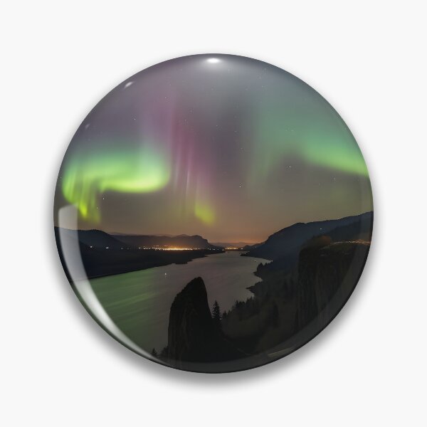 Artikelvorschau, Aurora Borealis – Nordlichter in der Columbia Gorge entworfen und verkauft von Coastal Treasures.