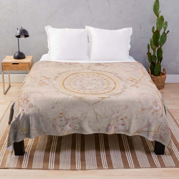 Vista previa del artículo con la obra «Alfombra francesa antigua Aubusson estampada», diseñado y vendido por Vicky Brago-Mitchell®.