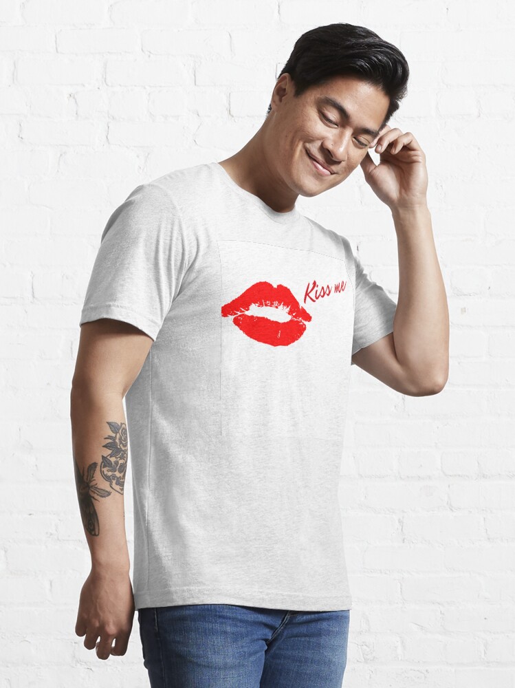 Alternate view of Kiss me Essential T-Shirt