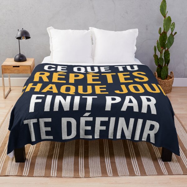 Aperçu de l'œuvre Ce Que Tu Répètes Chaque Jour Te Définit – Citation Motivationnelle créée et vendue par CitaBoost.