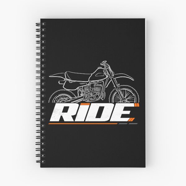 Aperçu de l'œuvre KTM 495 MX 1984 pour les fans de moto créée et vendue par DrainvolStore.