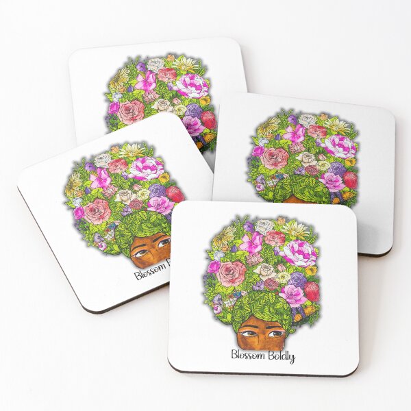 Artikelvorschau, Kühn blühende Afro-Blumenkunst | Magisches T-Shirt für schwarze Mädchen | Natürliche Haarschönheit | T-Shirt mit stärkendem Blumendesign entworfen und verkauft von Chévere Nomad.