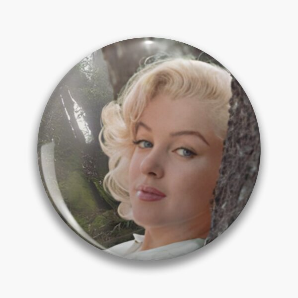 Artikelvorschau, Marilyn Monroe in Forest Light entworfen und verkauft von Monroe Store.