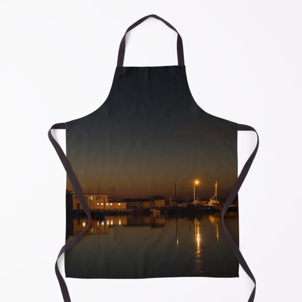 Artikelvorschau, Blandford Nova Scotia Fischfabrik bei Sonnenuntergang entworfen und verkauft von Roxane Bay.