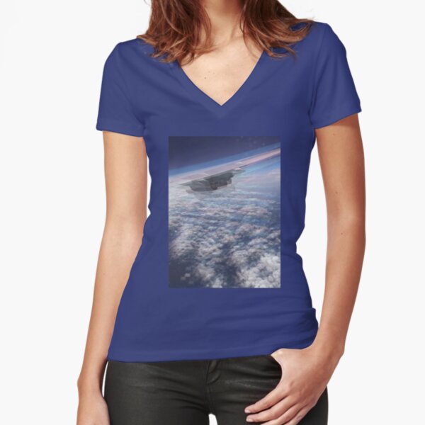Up in the Air Tailliertes T-Shirt mit V-Ausschnitt