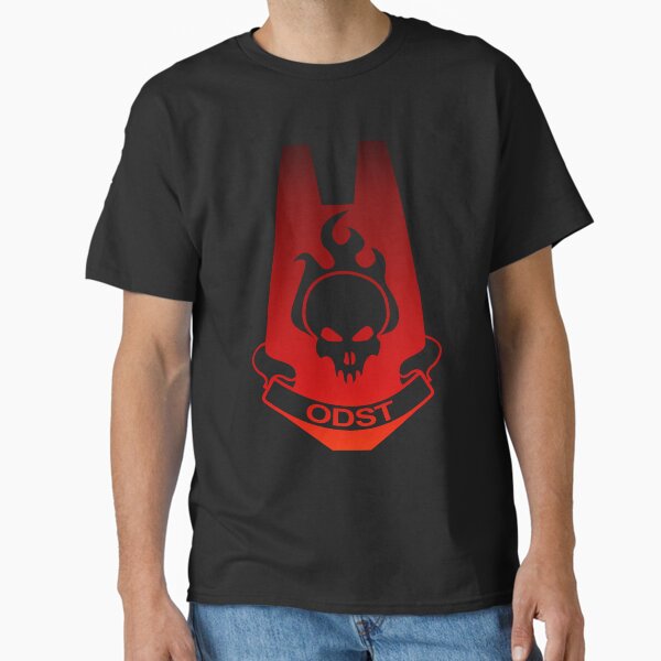 T-shirt noir sur modèle masculin vue avant et arrière isolée sur fond