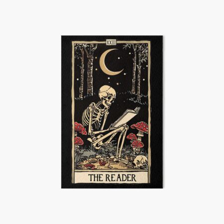Vista previa del artículo con la obra «The Reader cartomancia del tarot antiguo - calavera y setas con luna», diseñado y vendido por Fantasy Cache.