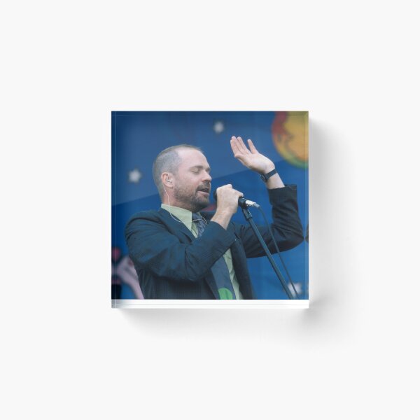 Artikelvorschau, Gordon Downie – The Tragically Hip – Woodstock 99 Foto entworfen und verkauft von ConcertImages.