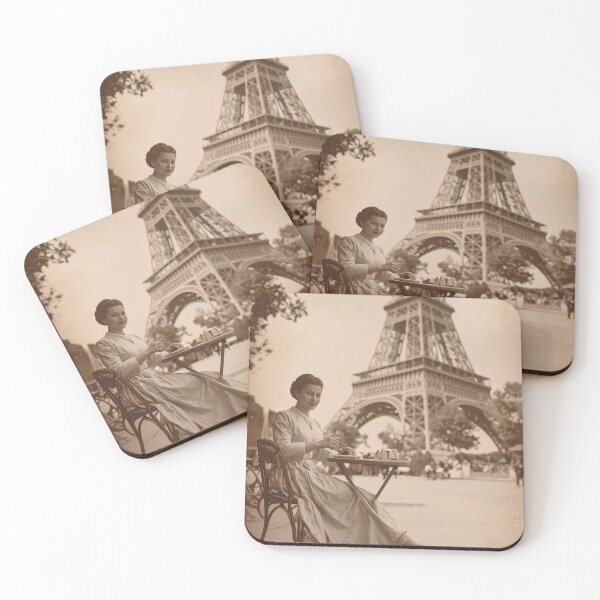 Artikelvorschau, Vintage Paris Design – Frau mit Stil vor dem Eiffelturm im Sepia-Look entworfen und verkauft von LMV-Studio.
