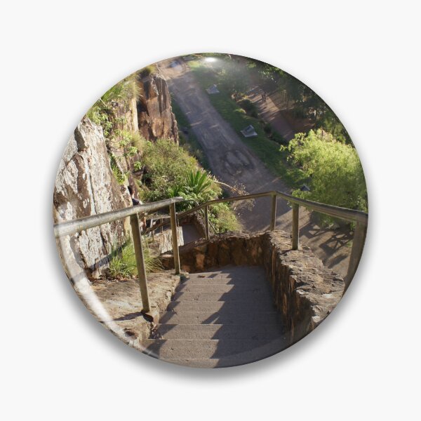 Artikelvorschau, Steintreppe an der Klippe mit malerischem Blick auf den Fluss - Kangaroo Point, Queensland entworfen und verkauft von Rx Photography.