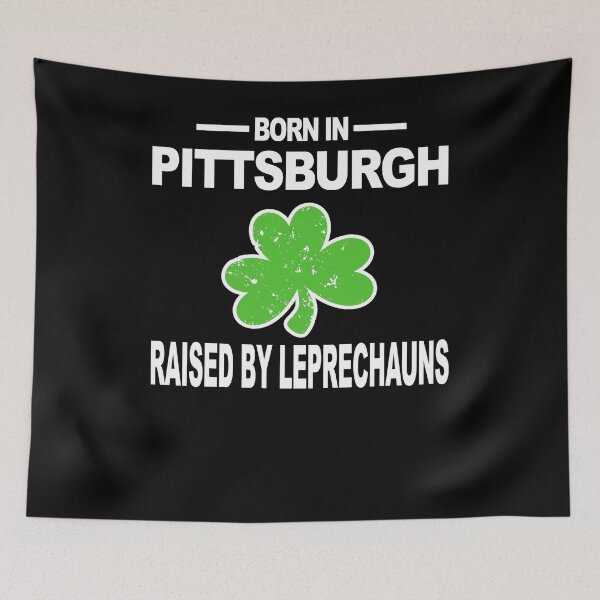 Aperçu de l'œuvre Pittsburgh Shirt soulevé par les lutins St Paddys Shirt créée et vendue par shoppzee.