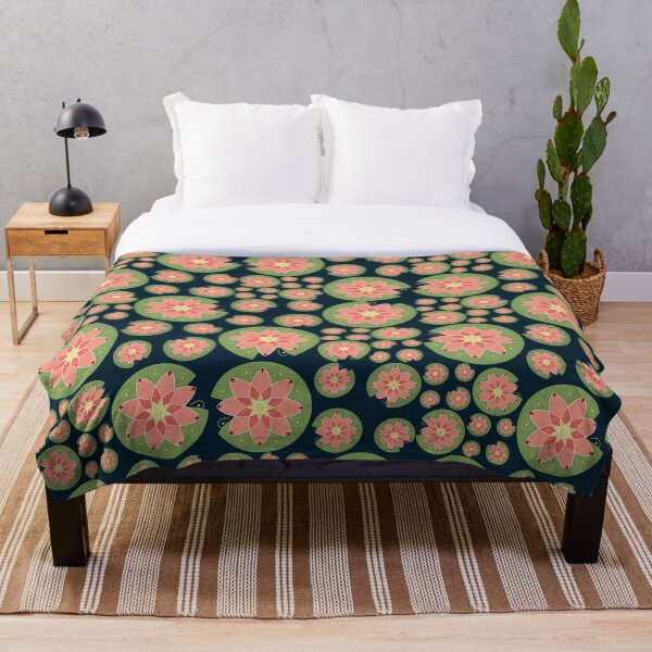 Aperçu de l'œuvre Étang aux nénuphars - Marine créée et vendue par Honey Crystal Fashion and Homegoods .