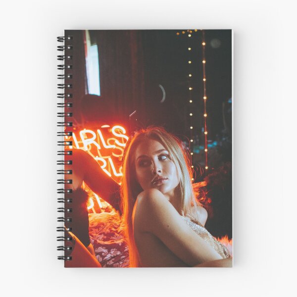Aperçu de l'œuvre Arsenic BTS Shoot créée et vendue par luizzyg.