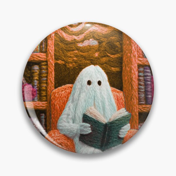 Artikelvorschau, Gemütliche Geisterlesung in der Herbstbibliothek – Halloween-Garnkunstdesign entworfen und verkauft von baucestudio.