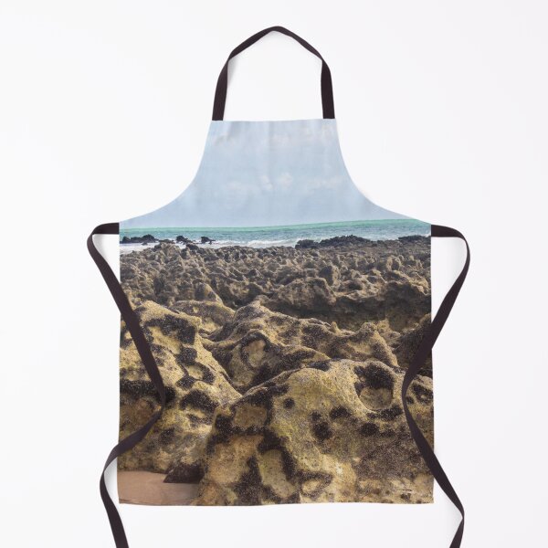 Item preview, infinite coronals with the sea in the background of the image designed and sold by felipequeiroz.