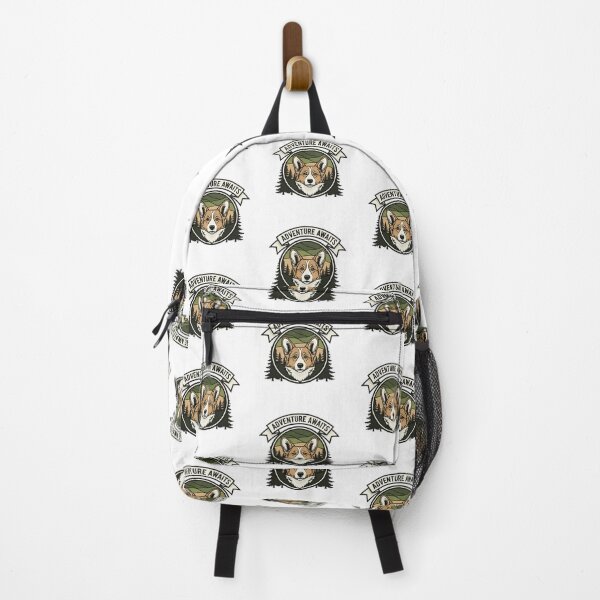 Artikelvorschau, Wildnis-Abzeichen Corgi – Detaillierter kreisförmiger Aufnäher mit Kiefern und Abenteuerbanner entworfen und verkauft von zoughlal.