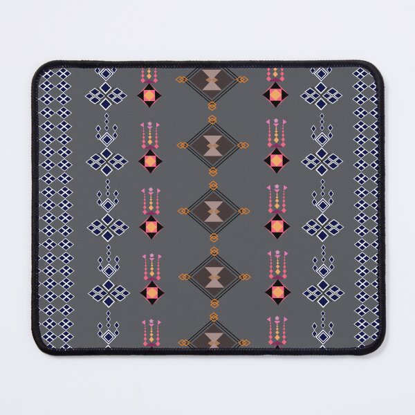 Artikelvorschau, Geometrisches ethnisches Textil mit sich wiederholenden Rautenformen und floralen Akzenten entworfen und verkauft von lotus2lin.