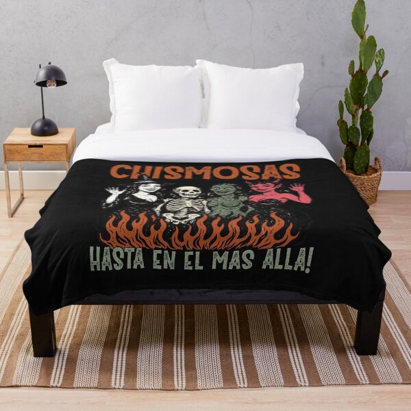 Artikelvorschau, Chismosas hasta en el mas alla Halloween auf Spanisch  entworfen und verkauft von Socami.