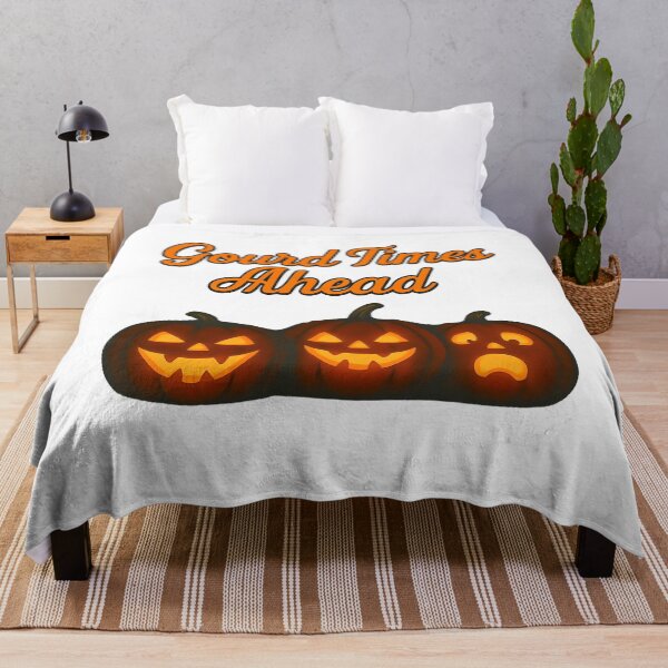 Artikelvorschau, Reihe geschnitzter Kürbislaternen mit gruseligen Ausdrücken T-Shirt - Halloween-Kürbis-Design entworfen und verkauft von PrintCreations9.