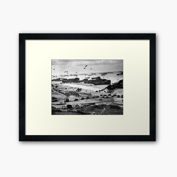 Vista previa del artículo con la obra «Reabastecimiento de la playa de Omaha - Invasión de Normandía - 1944», diseñado y vendido por warishellstore.