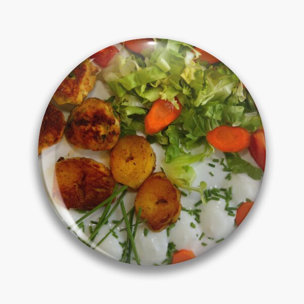Artikelvorschau, Fischfrikadellen an Salat entworfen und verkauft von SmoothBreeze7 | Liz Collet Photography.