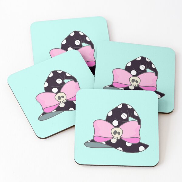 Artikelvorschau, Mädchenhafter Hexenhut mit rosa Schleife und Totenkopf entworfen und verkauft von SpunkyDoodles.