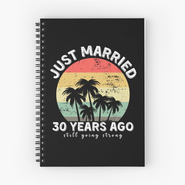 Artikelvorschau, Vintage – Gerade vor 30 Jahren geheiratet, 30. Hochzeitstag für Paare, Männer und Frauen entworfen und verkauft von Mozaic Clothes.